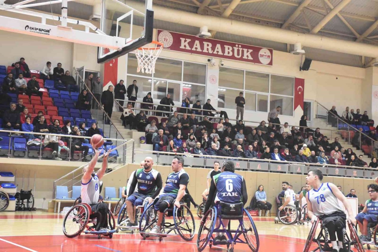 Demirkartal GSK, namağlup Bursa’yı devirerek devreye lider girdi