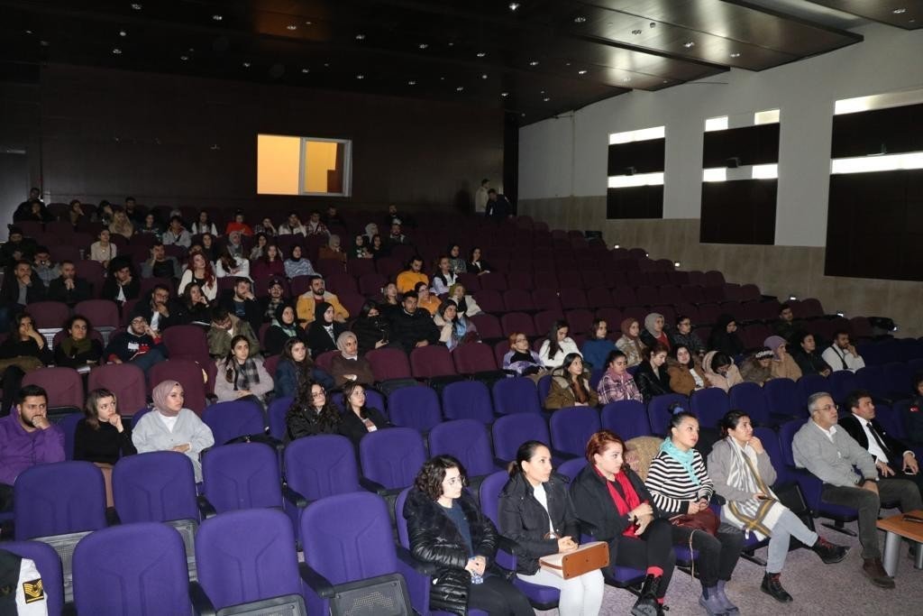 Üniversite öğrencilerine KADES anlatıldı