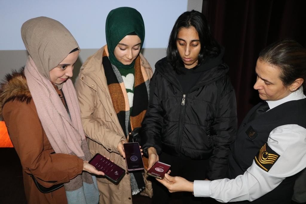 Üniversite öğrencilerine KADES anlatıldı