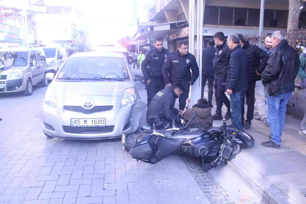 Otomobil ile motosiklet çarpıştı: 1 yaralı
