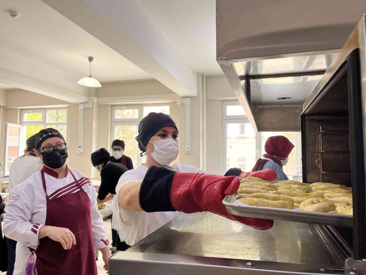 Odunpazarı Halk Eğitimi Merkezi bir yılda 60 bin kişiye eğitim verdi