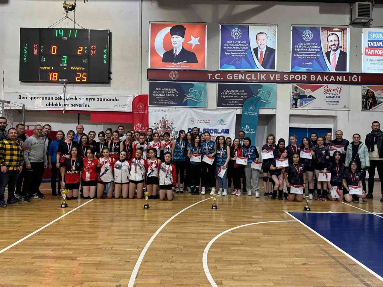 Şampiyon Farabi Anadolu Lisesi oldu