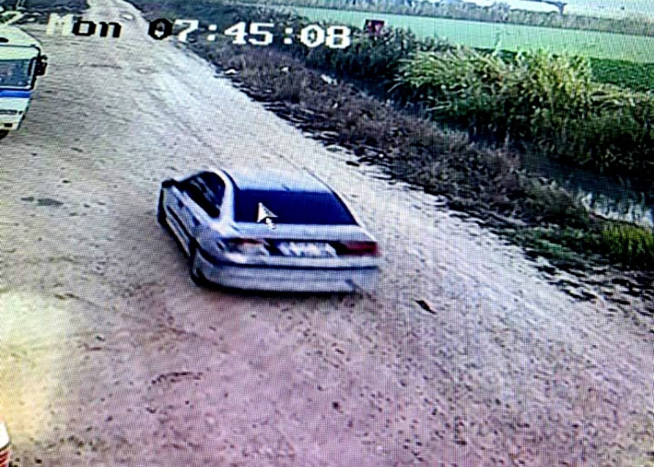 Hırsızı ayak izi ele verdi