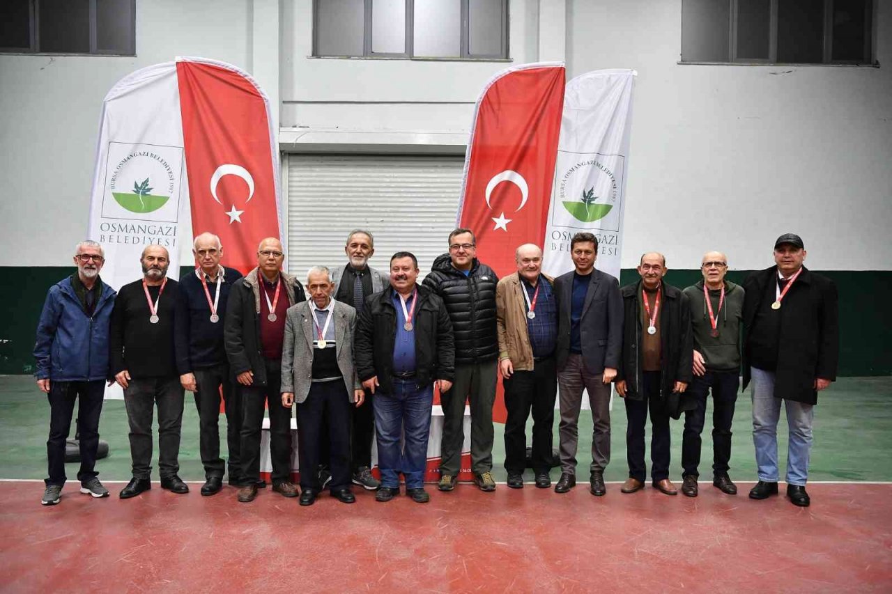 Osmangazi’de satranç ustaları madalyalarına kavuştu