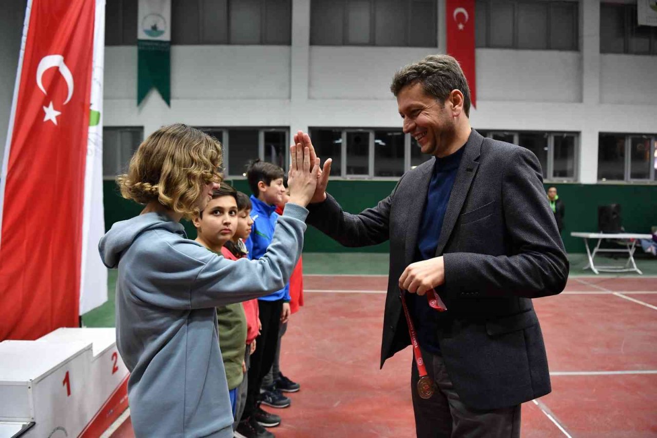 Osmangazi’de satranç ustaları madalyalarına kavuştu