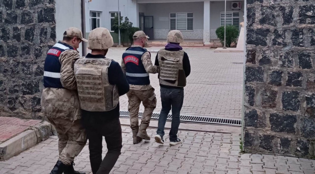 Şanlıurfa’da aranan cinayet şüphelileri çok sayıda silah ile yakalandı