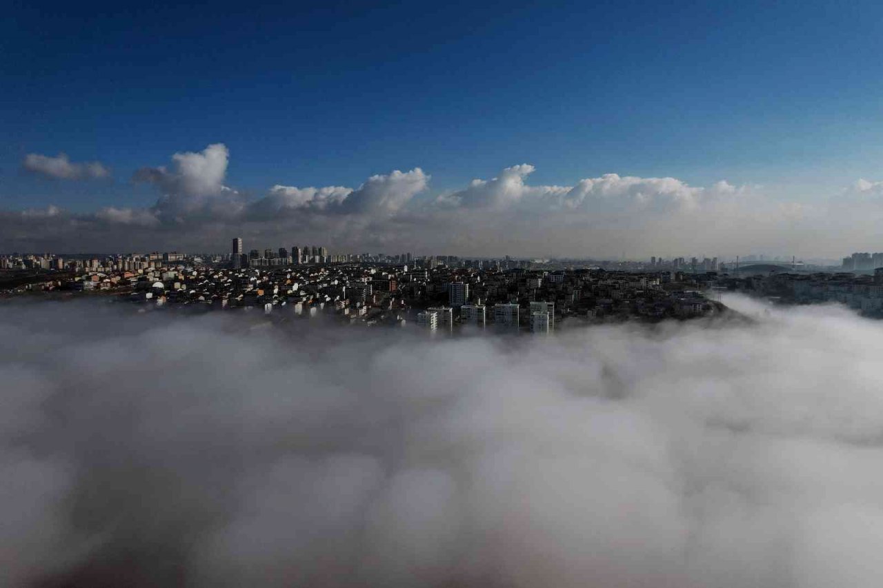 Sis bulutları Başakşehir ve Sazlıdere gölü çevresinde kartpostallık kareler oluşturdu