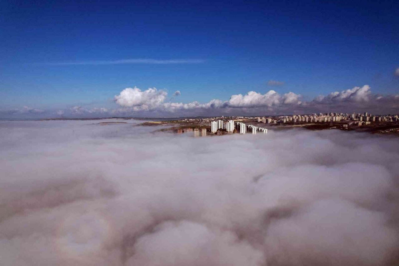 Sis bulutları Başakşehir ve Sazlıdere gölü çevresinde kartpostallık kareler oluşturdu