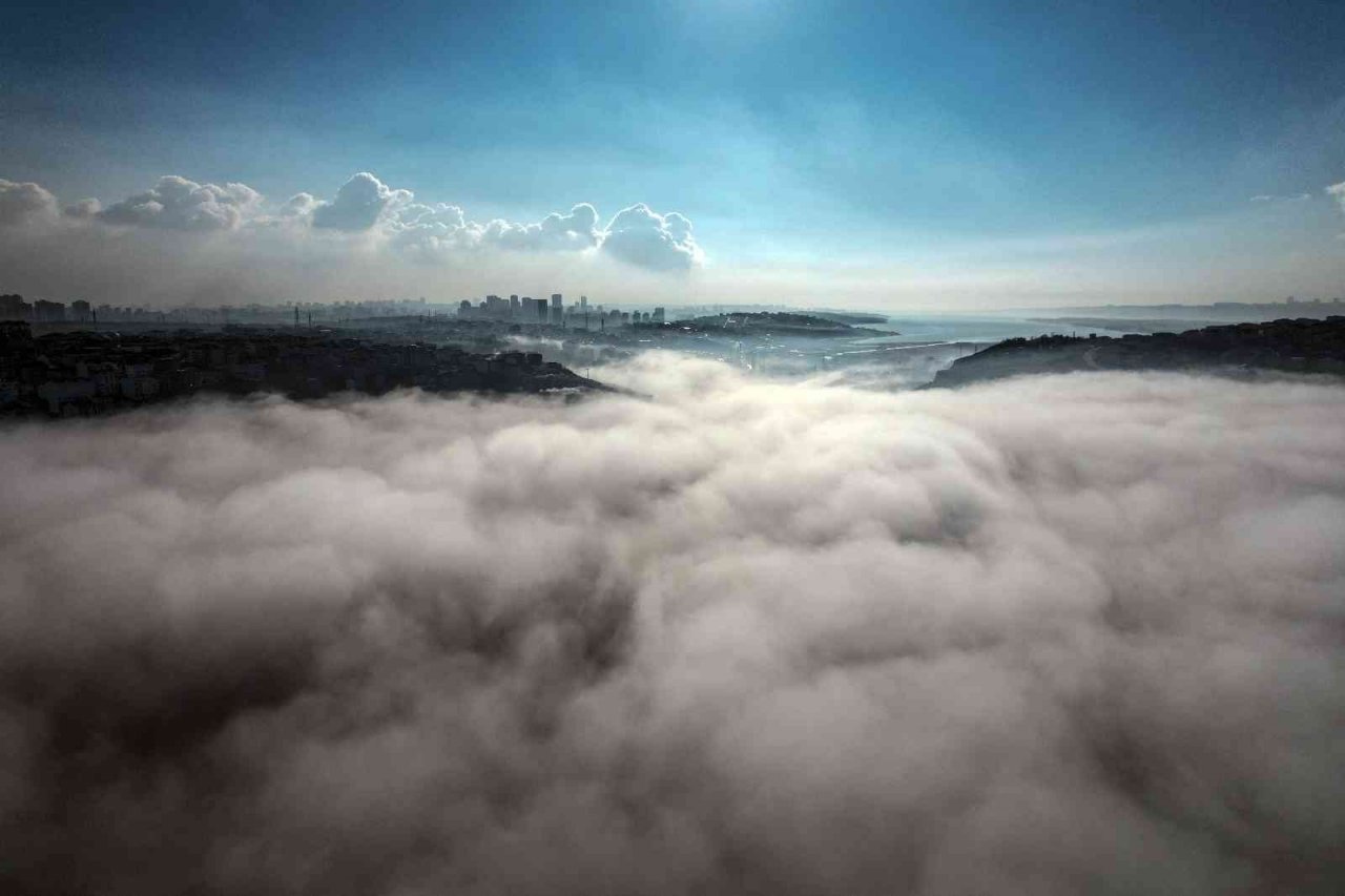 Sis bulutları Başakşehir ve Sazlıdere gölü çevresinde kartpostallık kareler oluşturdu