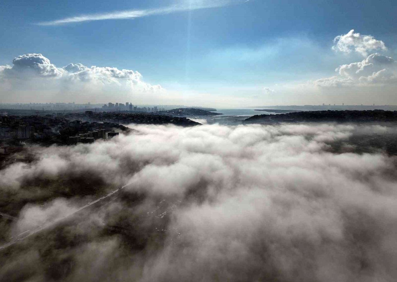 Sis bulutları Başakşehir ve Sazlıdere gölü çevresinde kartpostallık kareler oluşturdu