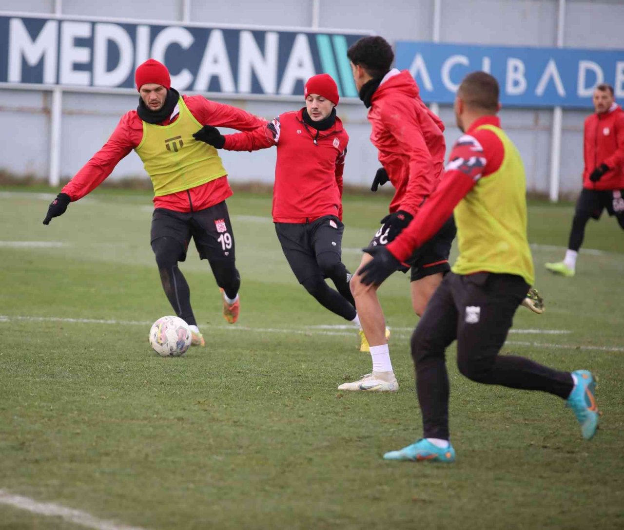 Sivasspor teknik direktörsüz çalıştı