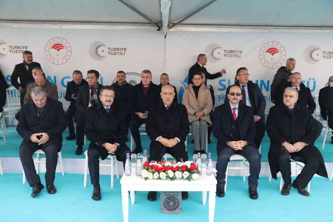 Bakan Kirişci: "Dünyanın en büyük su yapılarını Türkiye’de inşa ettiğimizi dost düşman herkes görmektedir"