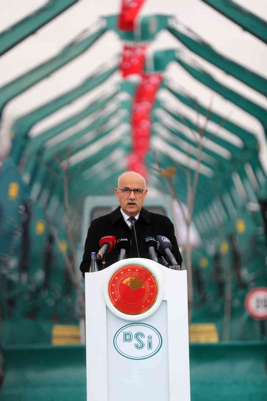 Bakan Kirişci: "Dünyanın en büyük su yapılarını Türkiye’de inşa ettiğimizi dost düşman herkes görmektedir"