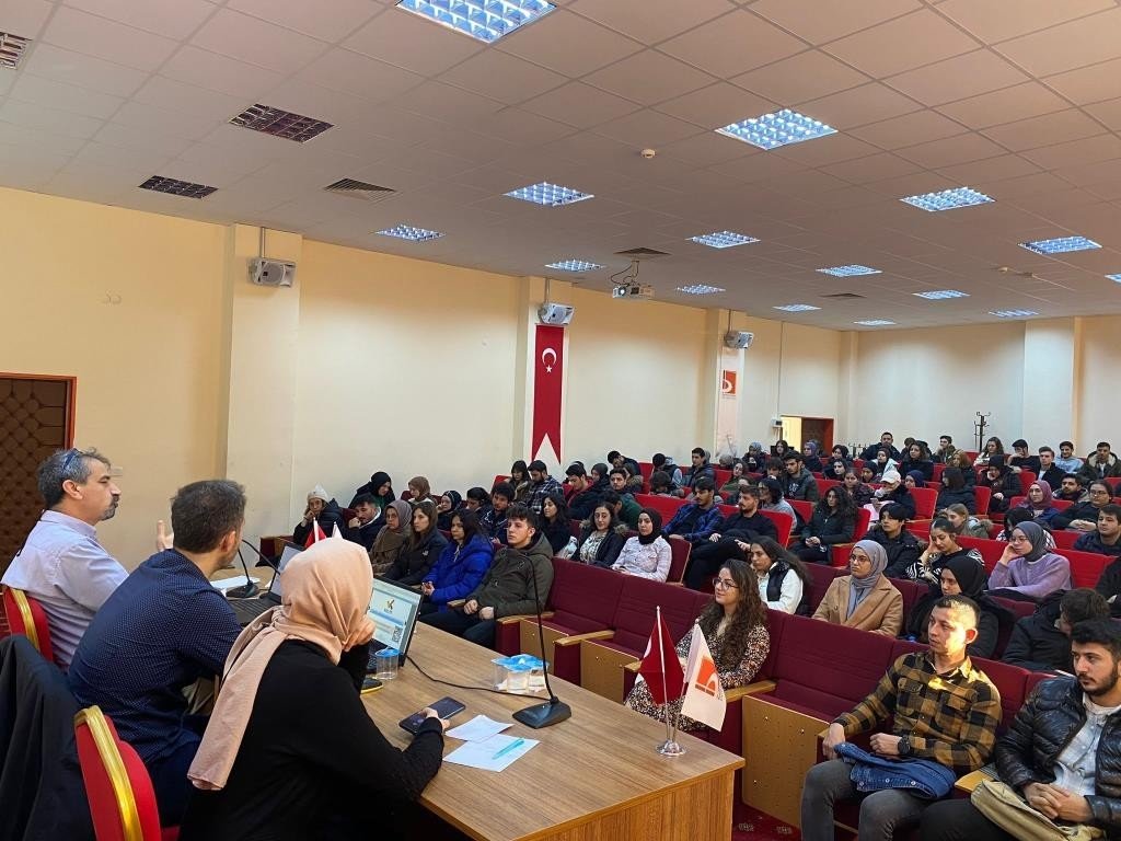 Yükseköğretim kurumlarında paydaş görüşlerinin alınması ve değerlendirilmesi eğitimi yapıldı