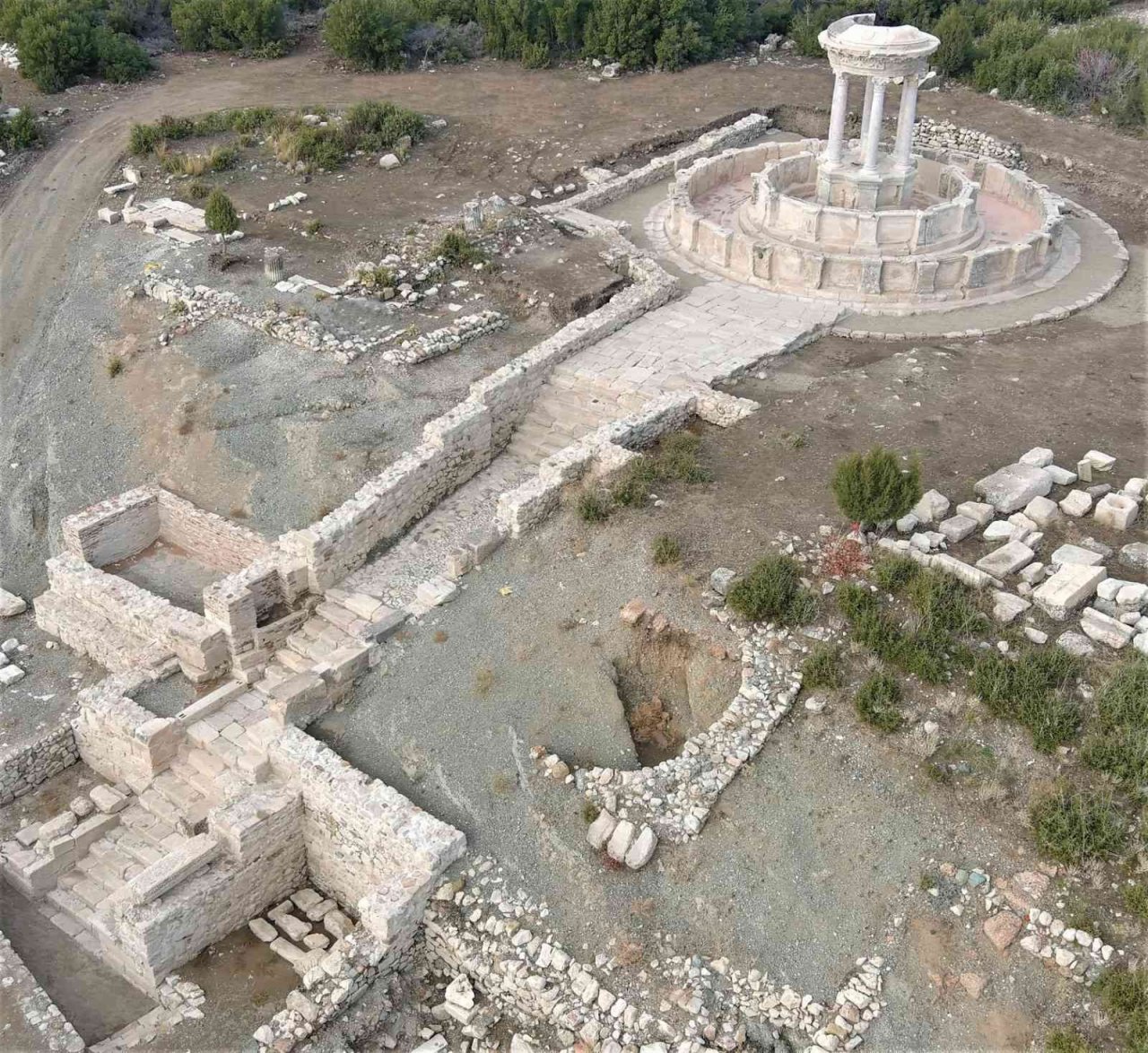 Kibyra Antik Kenti’nin görkemli çeşmesi ayağa kaldırıldı