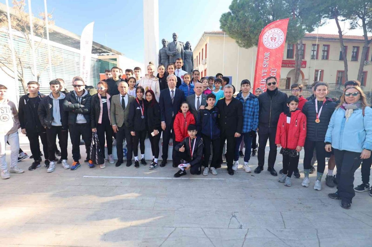 Gençler Ata’sı için koştu