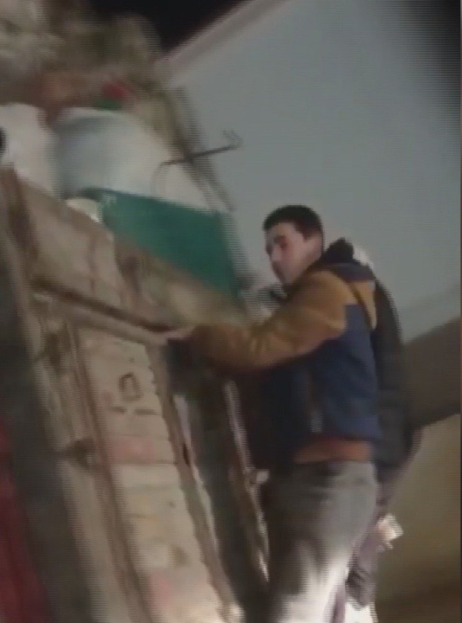 Kamyonet arkasına asılıp, ölüme davetiye çıkardılar