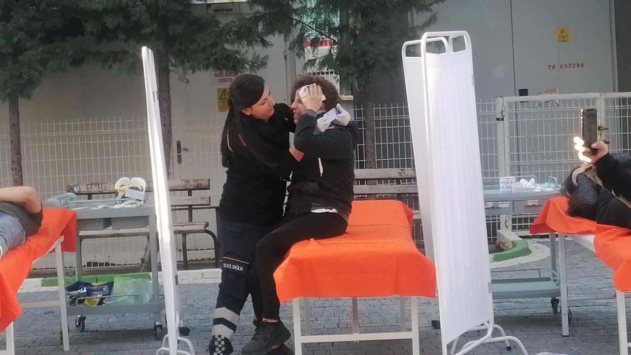 Gazeteciler, hastane güvenliğini tatbikatta bile geçemedi