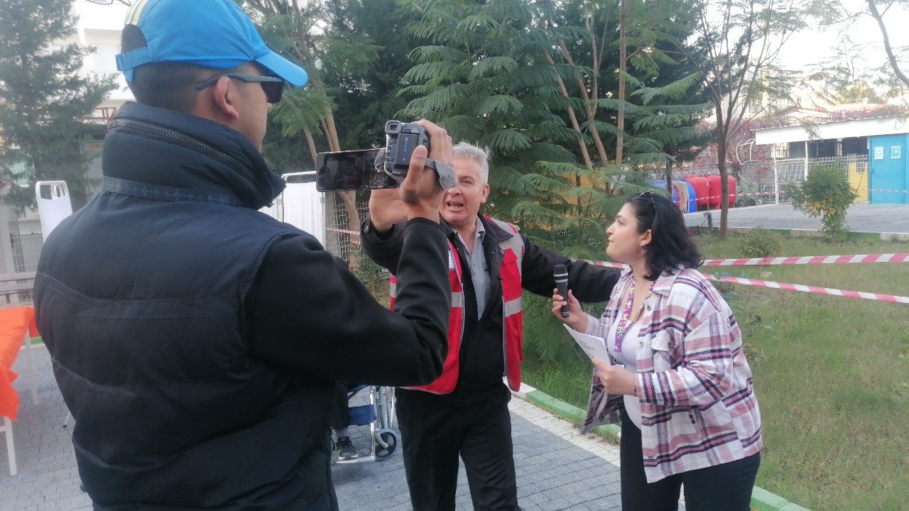 Gazeteciler, hastane güvenliğini tatbikatta bile geçemedi