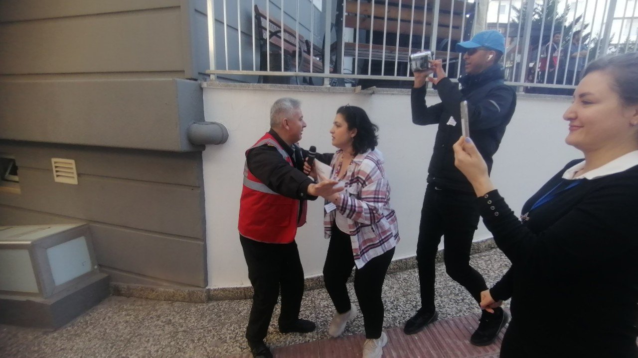 Gazeteciler, hastane güvenliğini tatbikatta bile geçemedi