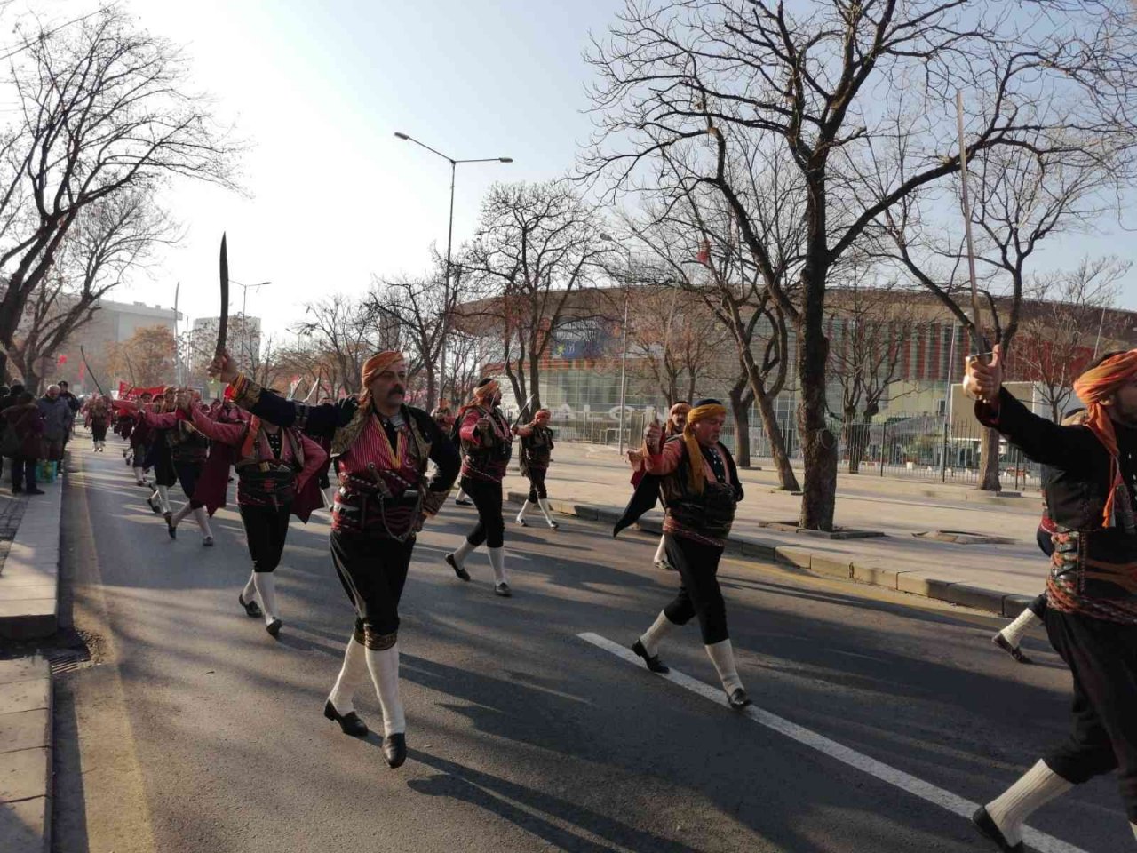 Seymenlerden kortej yürüyüşü