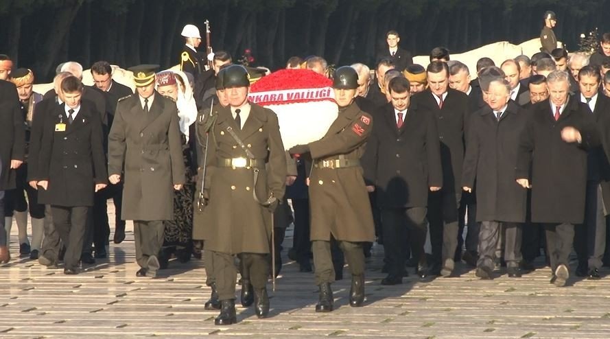 Vali Şahin’den Atatürk’ün Ankara’ya gelişinin 103’üncü yılında Anıtkabir’e ziyaret