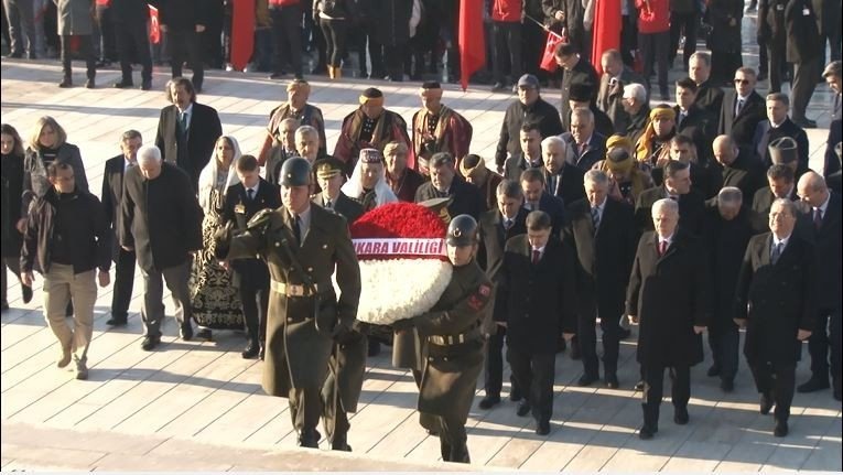 Vali Şahin’den Atatürk’ün Ankara’ya gelişinin 103’üncü yılında Anıtkabir’e ziyaret