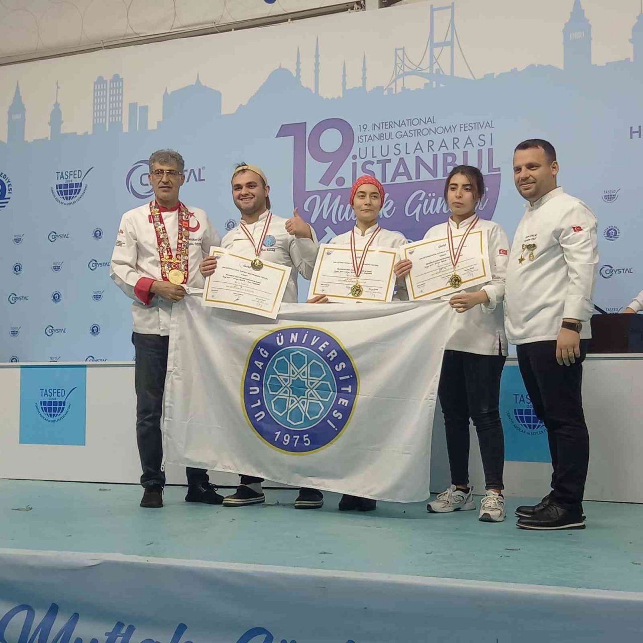 Geleceğin şeflerinden büyük başarı