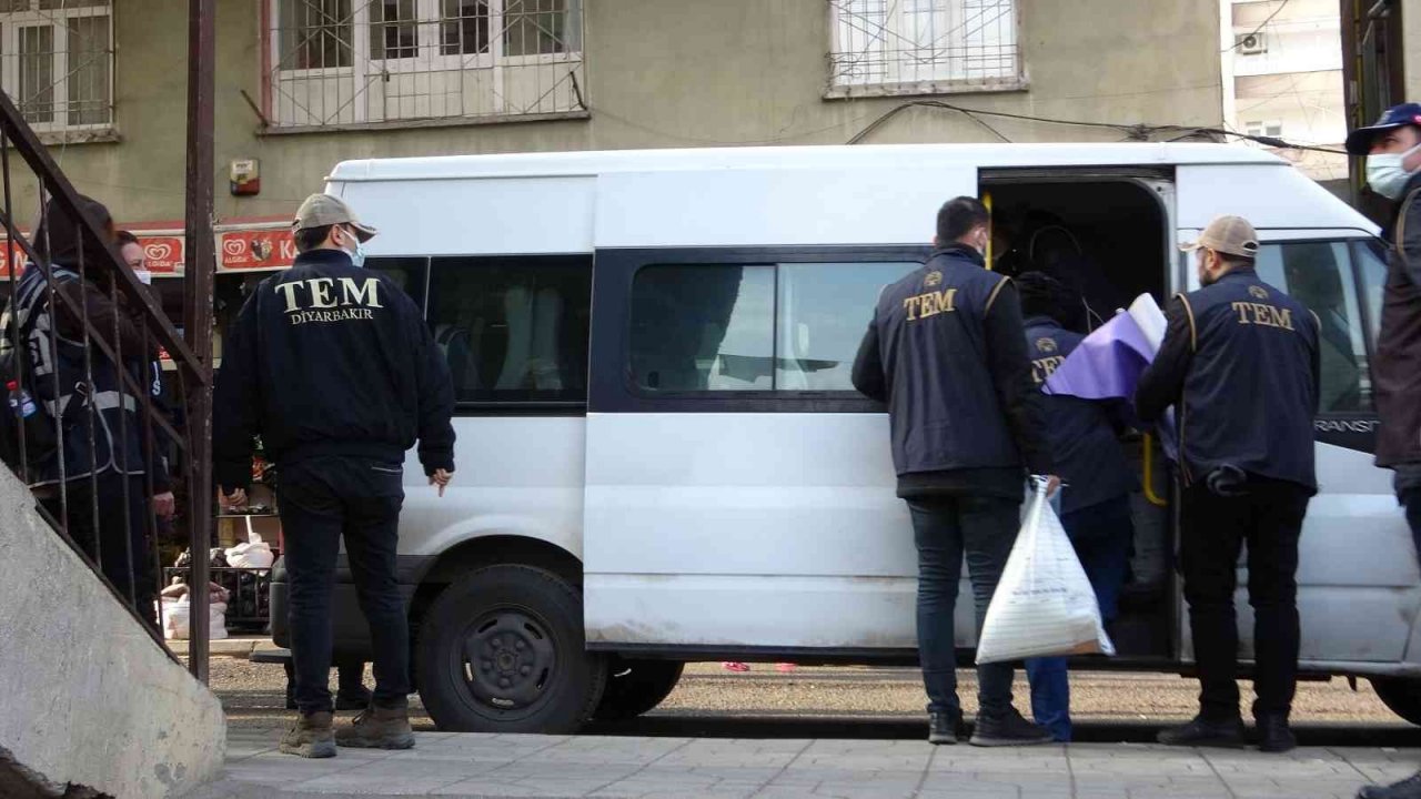 Diyarbakır merkezli terör operasyonunda iki yönetici tutuklandı