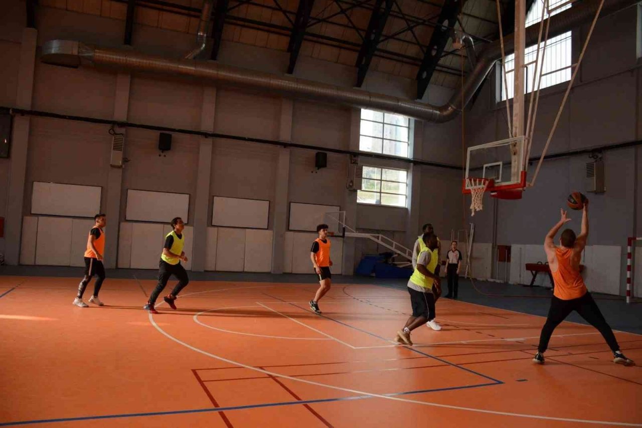 Sokaktan gelen rekabet