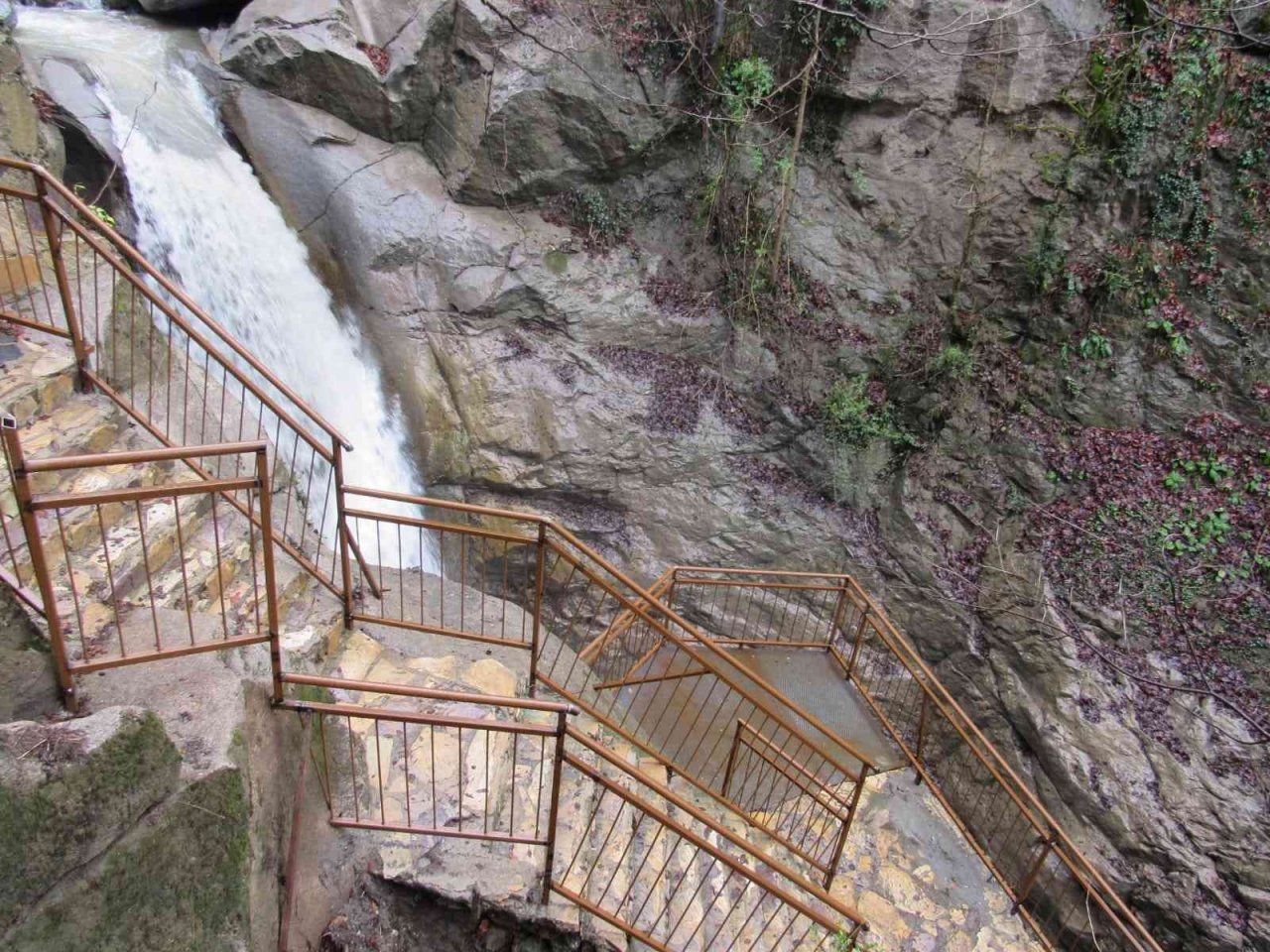 Selde zarar gören Samandere Şelalesi onarıldı