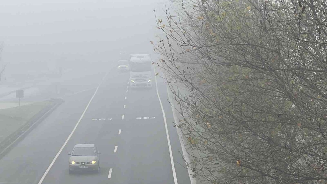 Düzce’de sis etkili oluyor