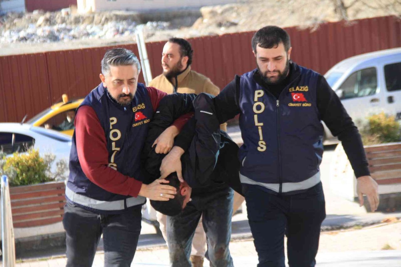 Polisi bıçaklayan şüpheli adliyeye sevk edildi