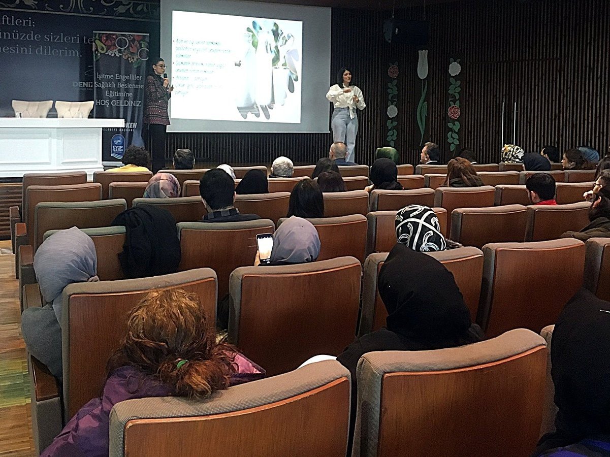 Eyüpsultan Belediyesi’nden işitme engellilere özel beslenme eğitimi