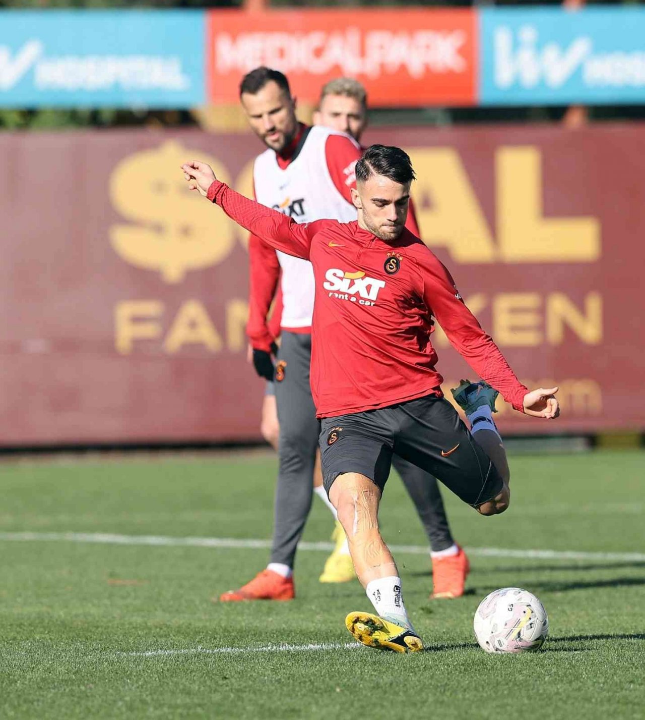 Galatasaray’da Icardi saha çalışmalarına başladı