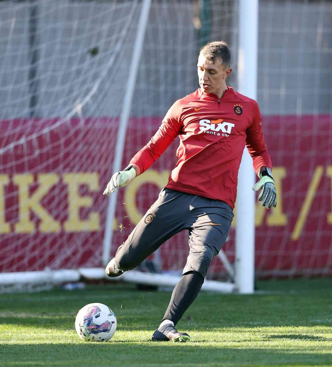 Galatasaray’da Icardi saha çalışmalarına başladı