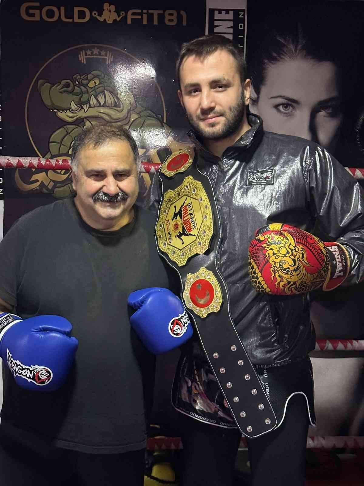 Ünlü oyuncu Çelebi şampiyonları yalnız bırakmadı