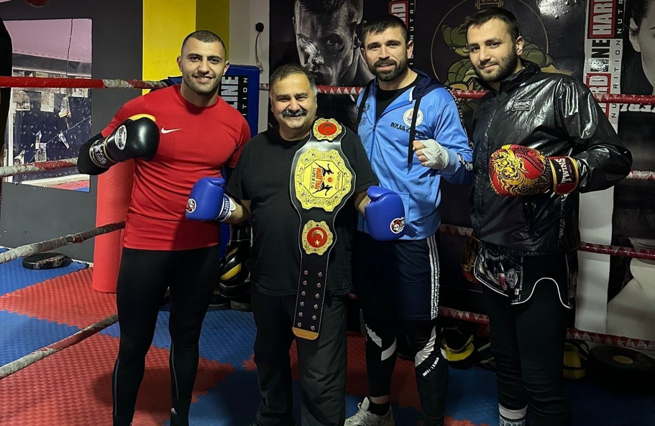 Ünlü oyuncu Çelebi şampiyonları yalnız bırakmadı