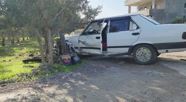 Hatay’da otomobil ile motosiklet çarpıştı: 2 yaralı