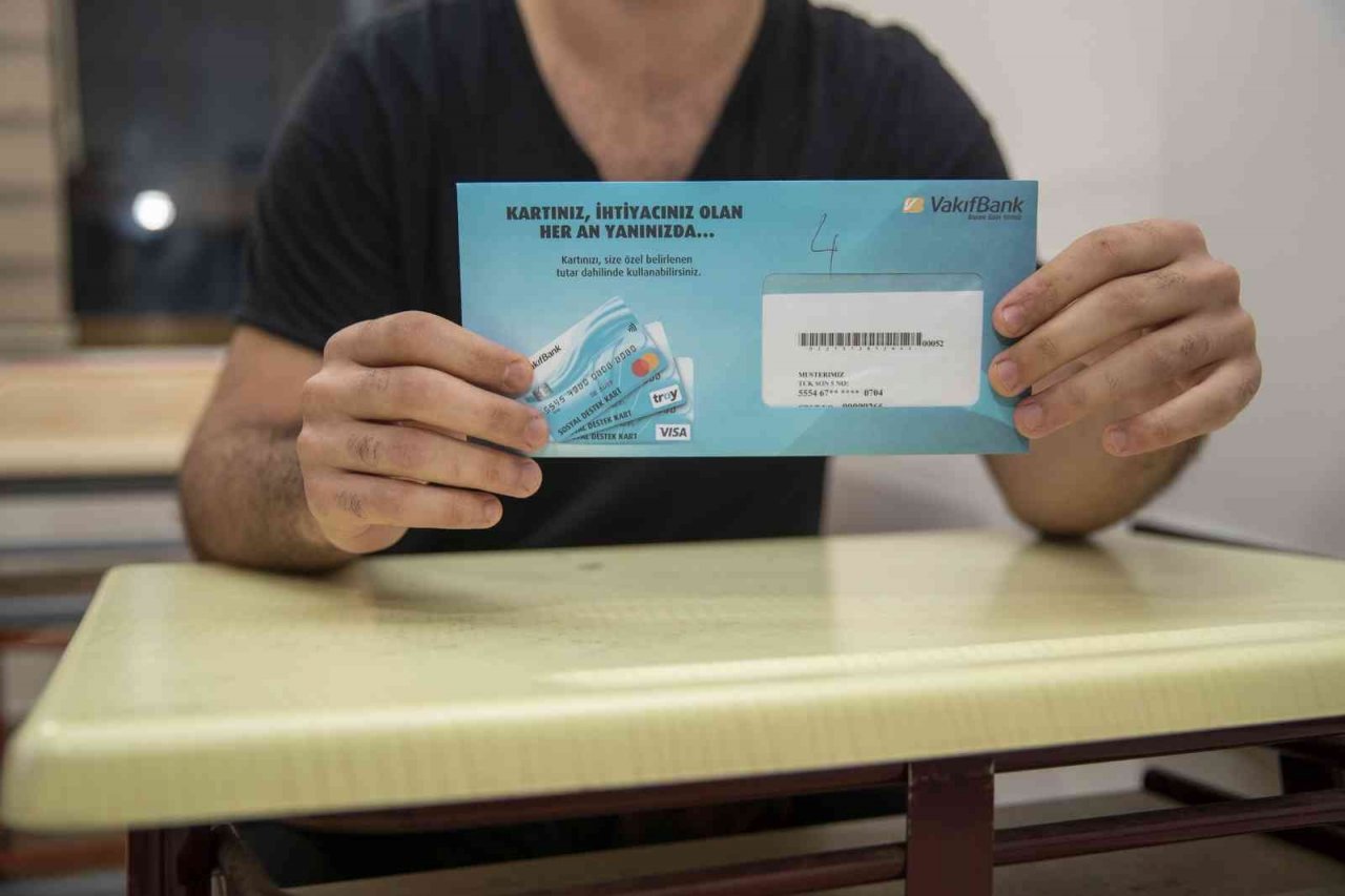 Mersinde öğrenim desteklerinin ilk kısmı öğrencilerin hesabında