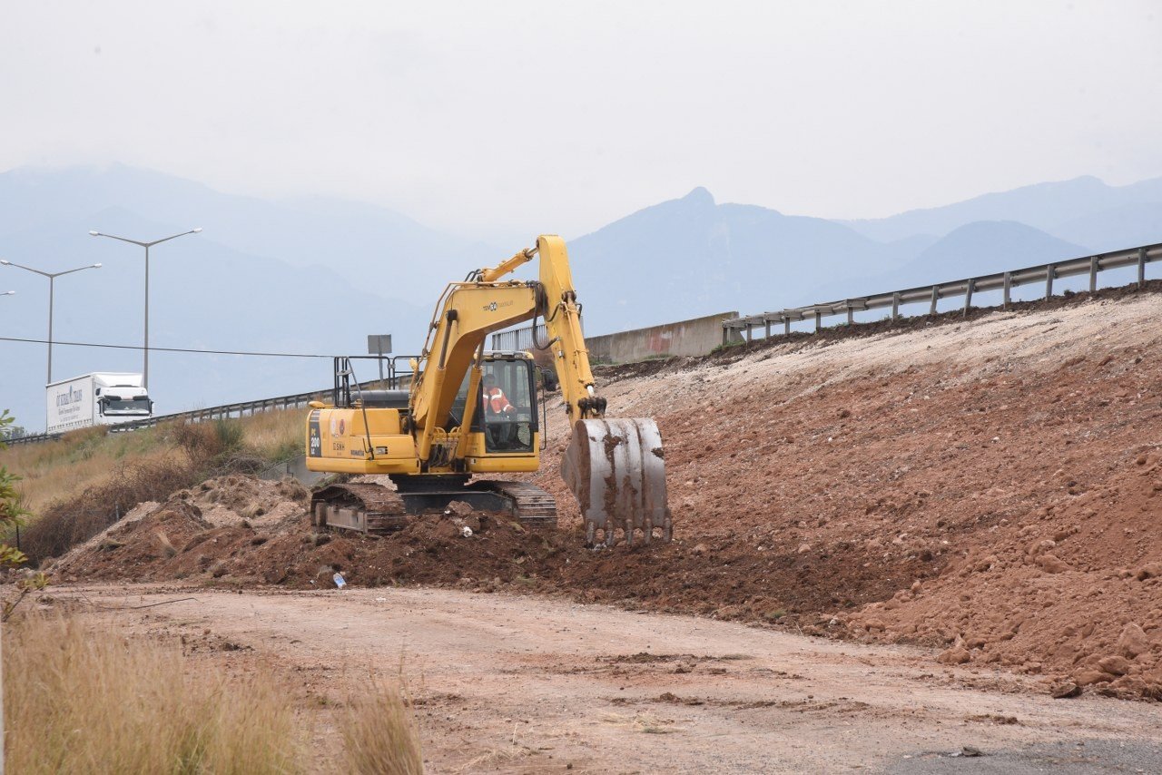 Sakızgediği otoban bağlantı yolu için çalışmalar başladı