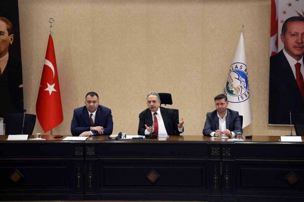 Başkan Yalçın’dan Kış Çalışmaları Ekibine Moral