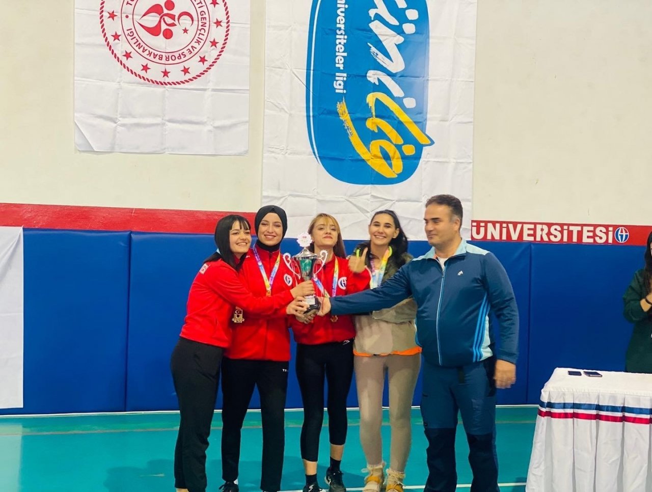 GAÜN takımlarından floor curling Türkiye şampiyonasına damga