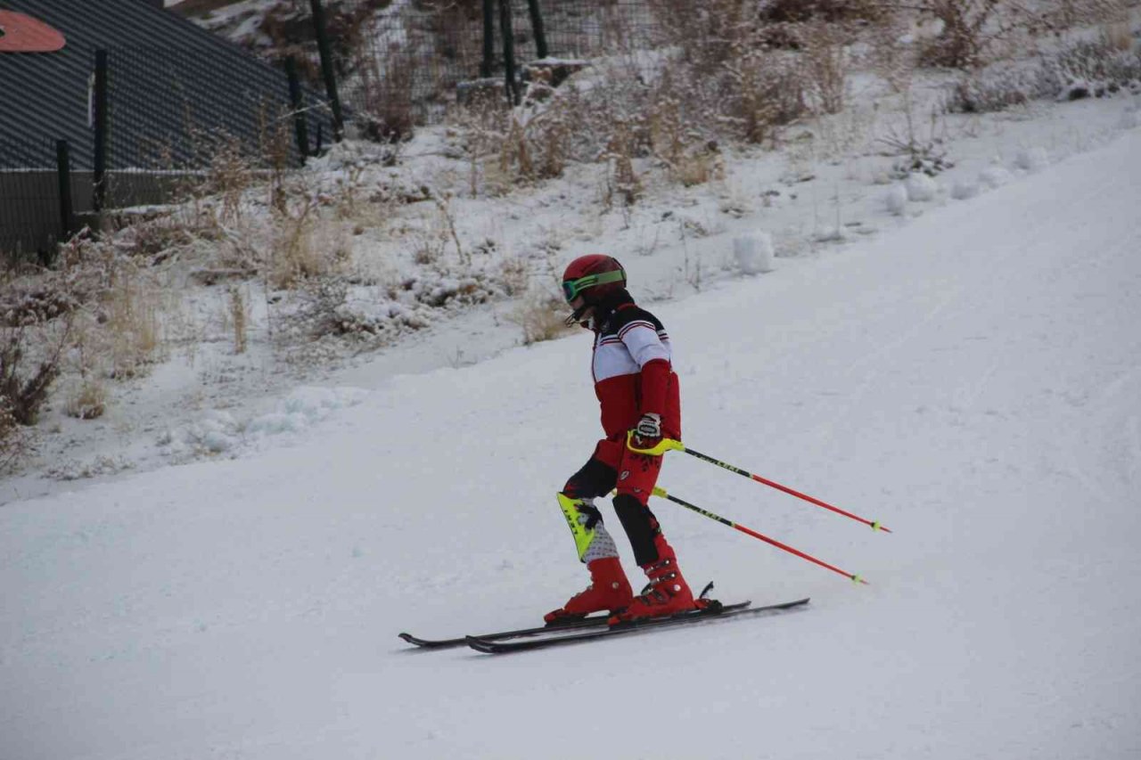Turistler yılbaşında eğlence ve kayağa Palandöken’de doyacak