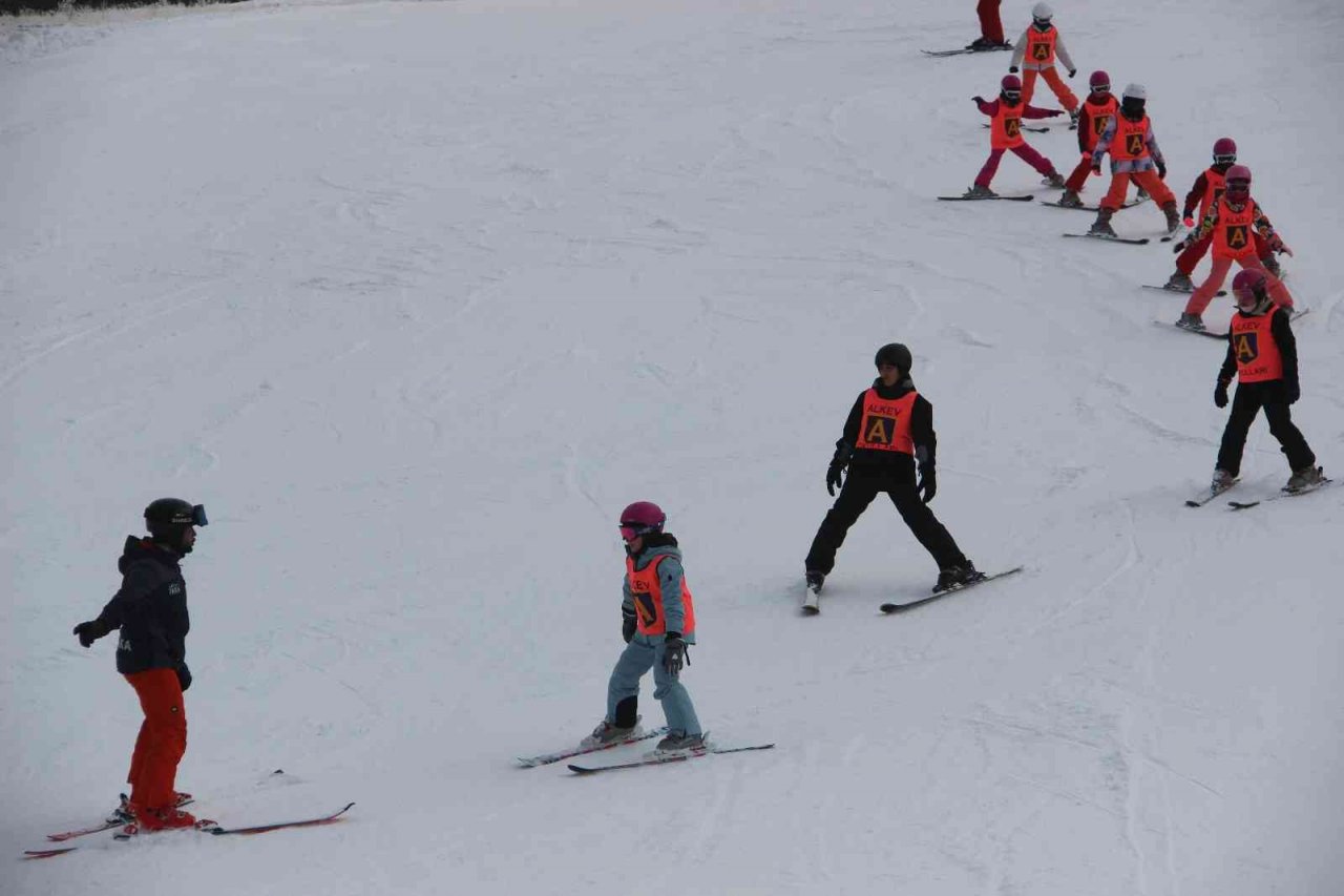 Turistler yılbaşında eğlence ve kayağa Palandöken’de doyacak