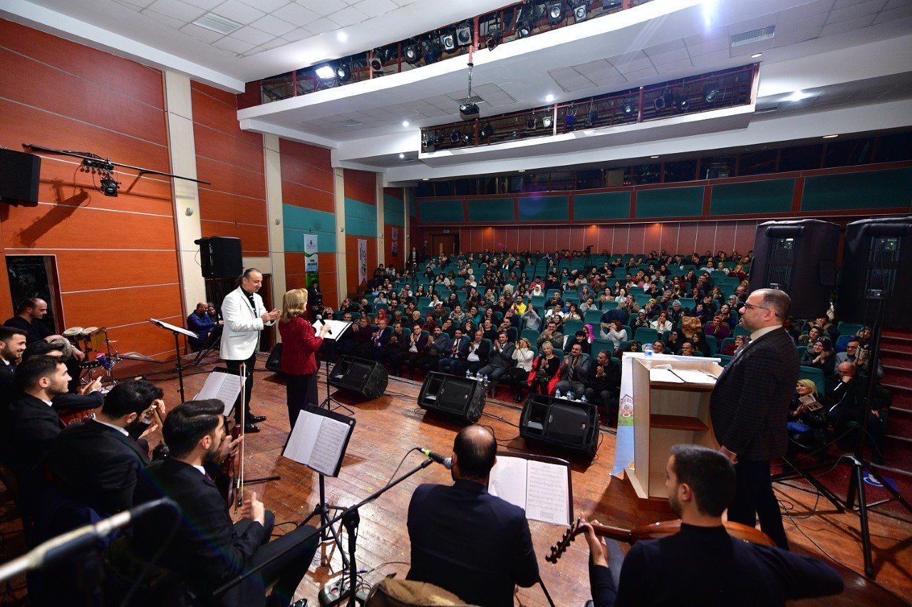 ‘Unutulmayan Şarkılar ve Türküler’ konserine ilgi