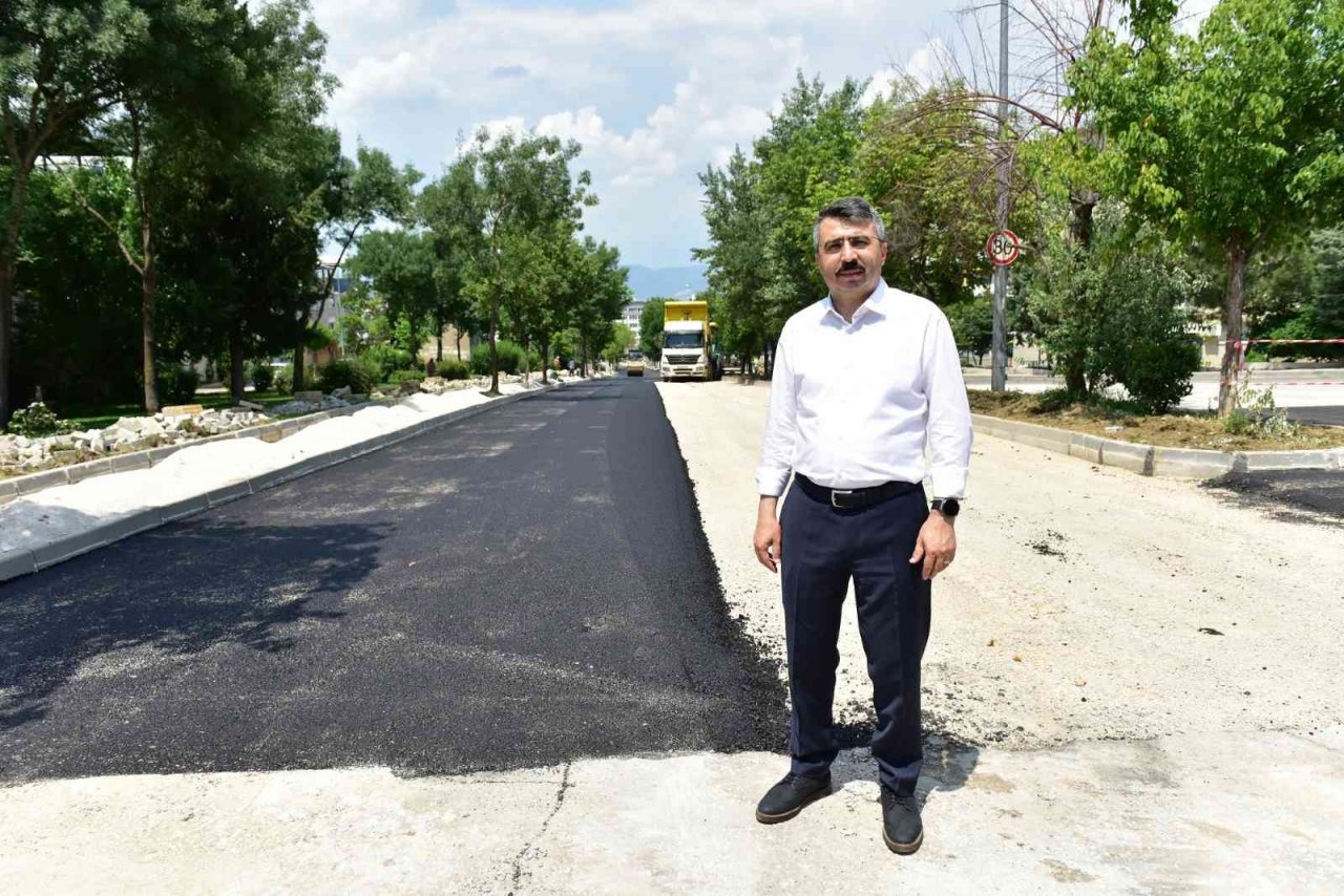 Yıldırım’da yol hamlesi devam ediyor