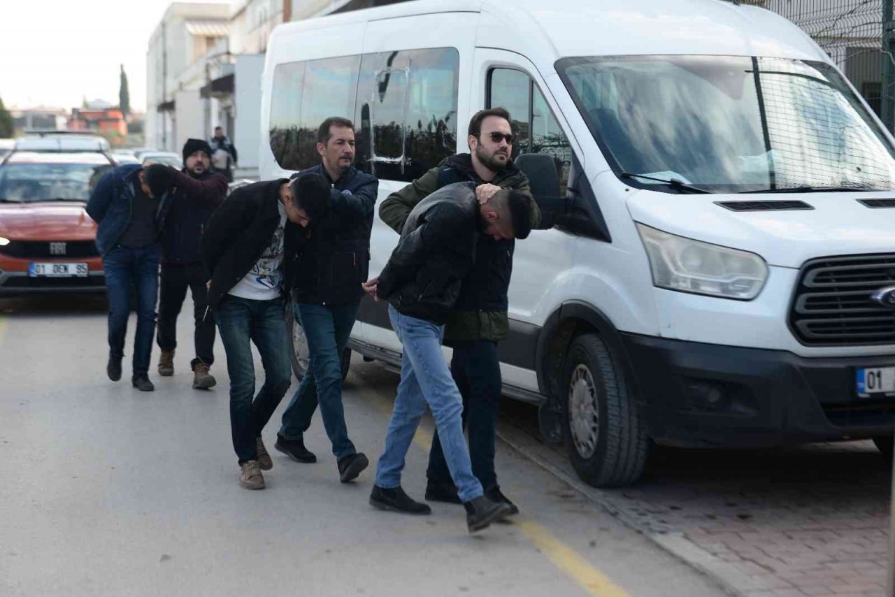 Sahte ilanla 6 milyon lira vurgun yapan şebekeye operasyon: 44 gözaltı