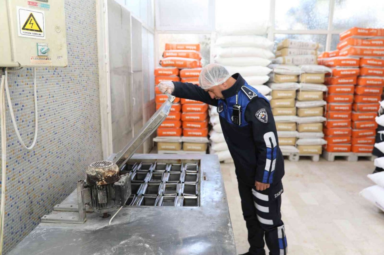 Alanya’da zabıtadan yılbaşı denetimi