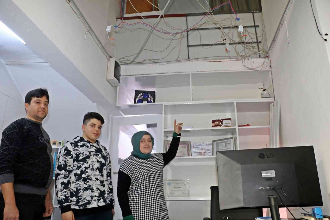 Diyeti bozan obez kedi asma tavanı çökertti